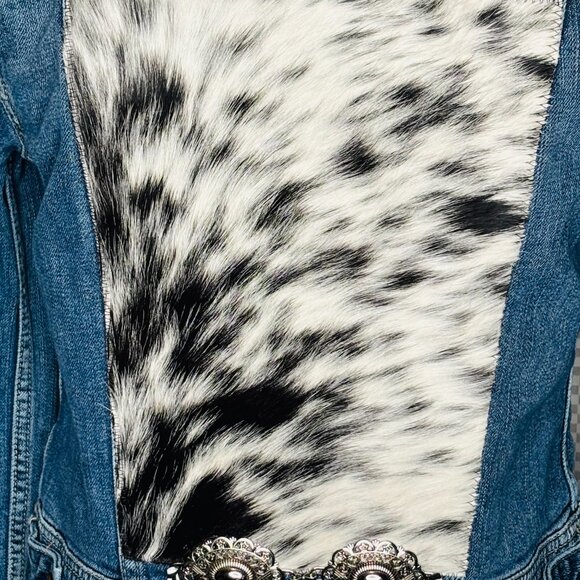 Upcycled Cropped B/W beautiful genuine Cowhide Jean Jacket w/silver concho "S" - Picture 3 of 4
